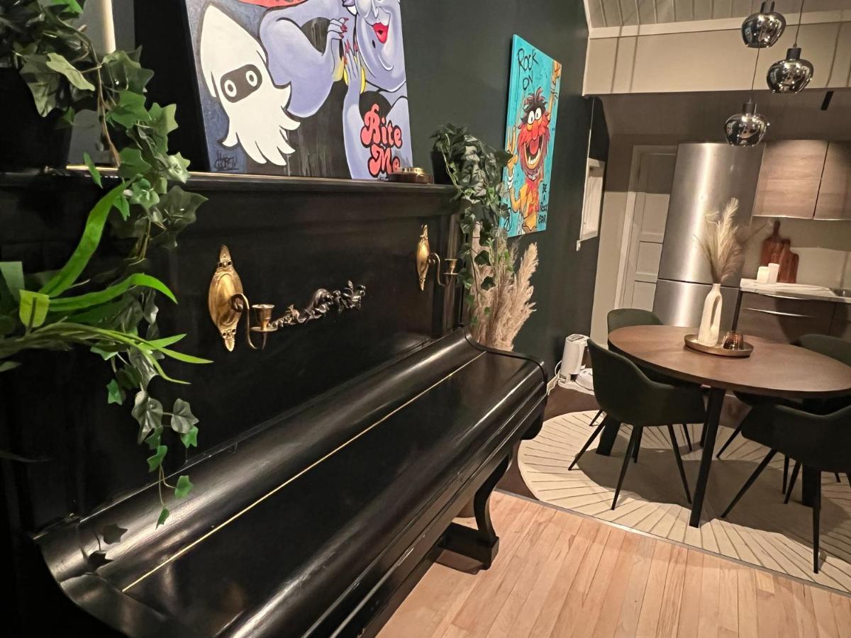 Charming Loft Retreat On Tromso'S Historic Main Street: 3-Minute Stroll To City Square Kültér fotó