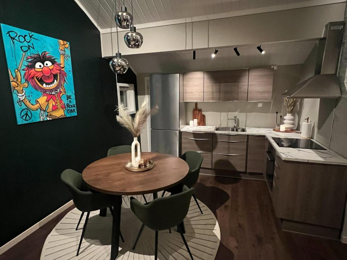 Charming Loft Retreat On Tromso'S Historic Main Street: 3-Minute Stroll To City Square Kültér fotó