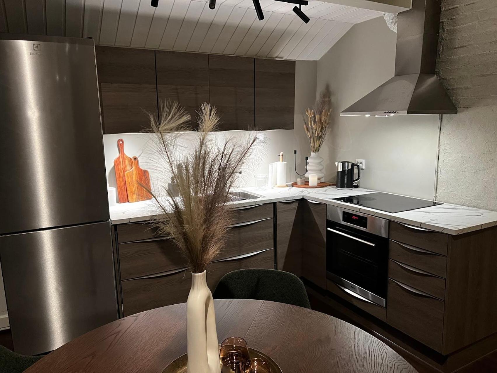 Charming Loft Retreat On Tromso'S Historic Main Street: 3-Minute Stroll To City Square Kültér fotó